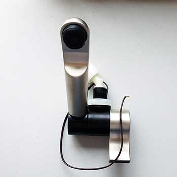 grifo electrico plegable para caravana 1