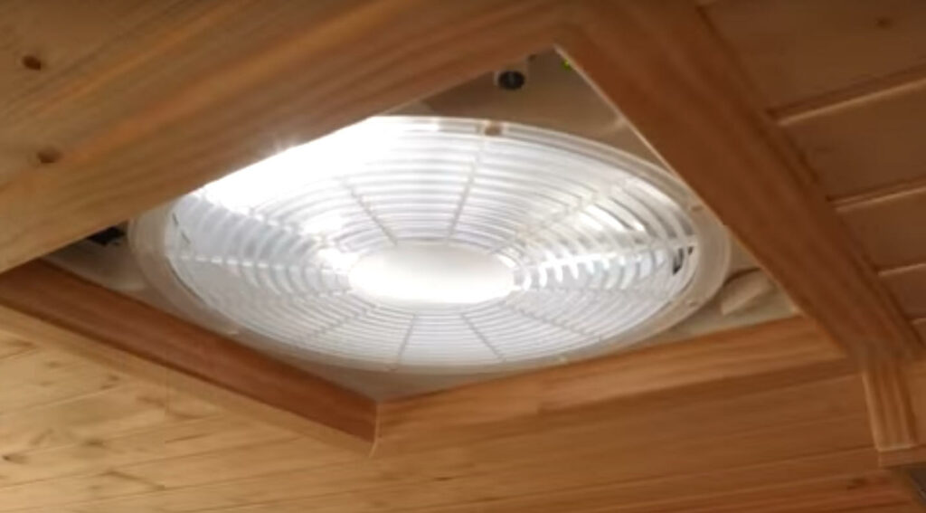 claraboya furgoneta camper interior